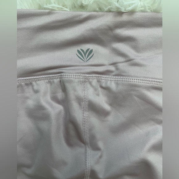 Forever 21 Mauve Mesh Cut Out Athletic Leggings Size XS - Picture 9 of 13